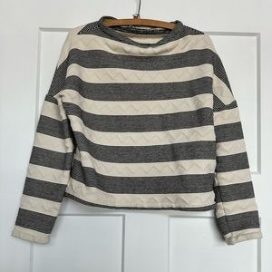 Cute and cropped trendy sweater, size XS